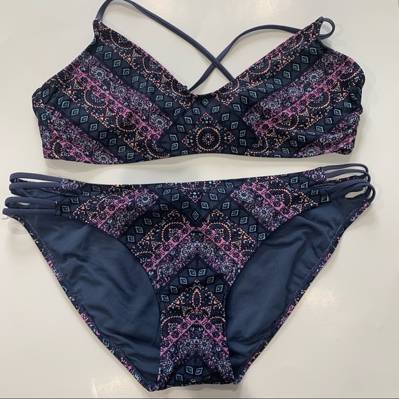 Xhilaration Other - 🌈Bikini Top & Bottom Shown in Outer Banks
